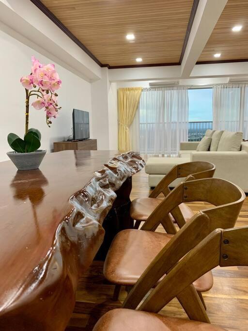 The Venus - Spacious Wooden Top Floor Apartment Sitiawan Dış mekan fotoğraf